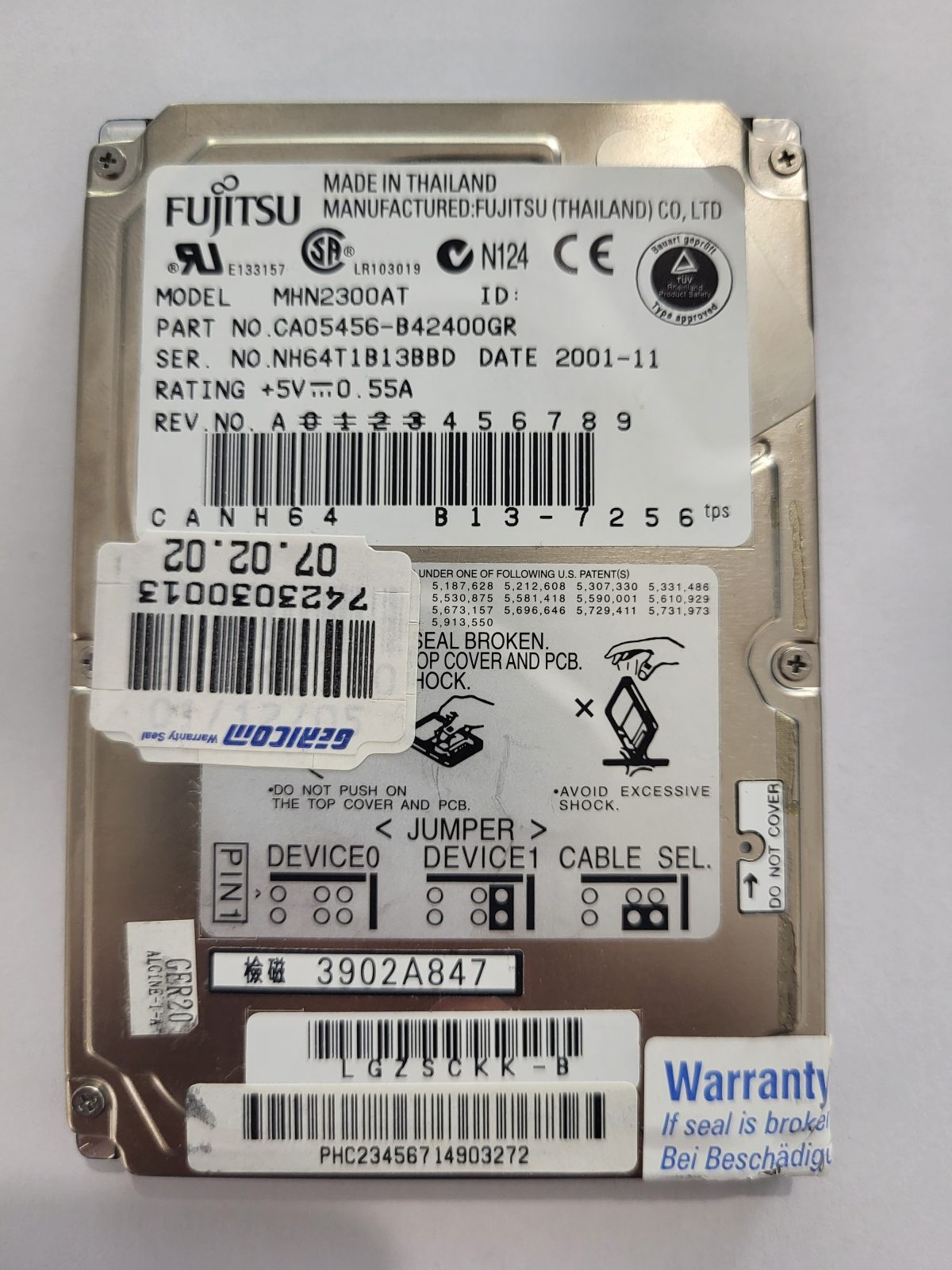 MHN2300AT, PN:CA05456-B42400GR, FW:B13-7256, 2001-11 | Fujitsu 30Go 2,5" PATA HDD STK