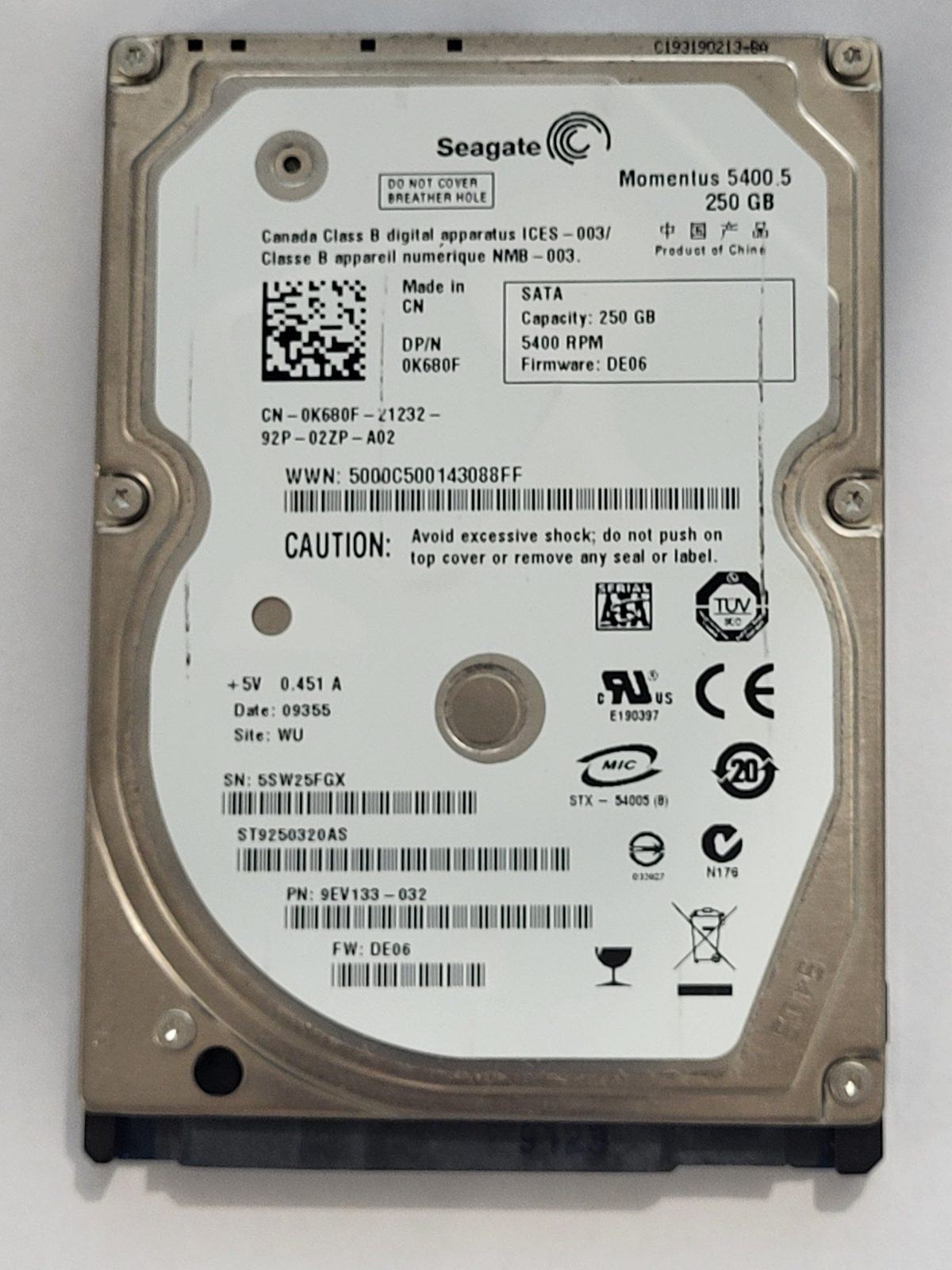 ST9250320AS, PN:9EV133-032, SN:5SW, WU, FW:DE06, 09355 | Seagate 250Go 2,5" SATA HDD STK