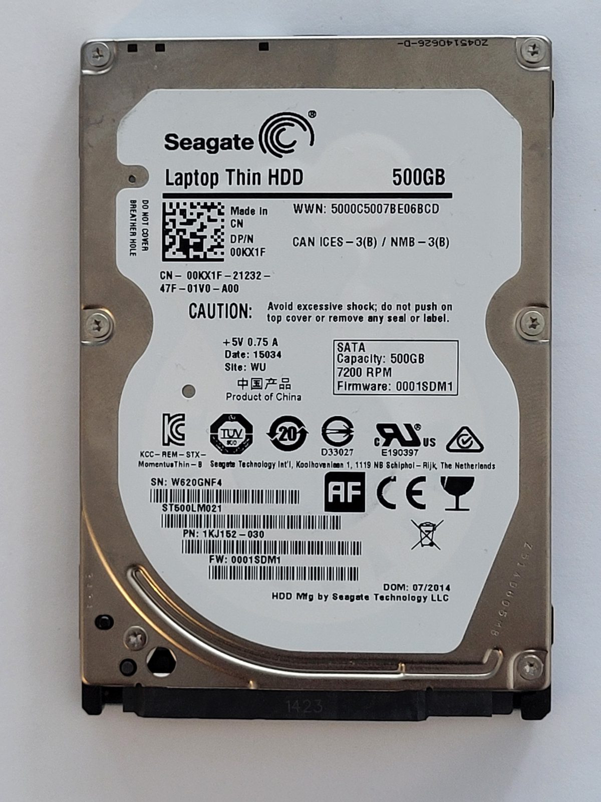 ST500LM021, PN:1KJ152-030, SN:W62, WU, FW:0001SDM1, 15034 | Seagate 500Go 2,5" SATA HDD STK