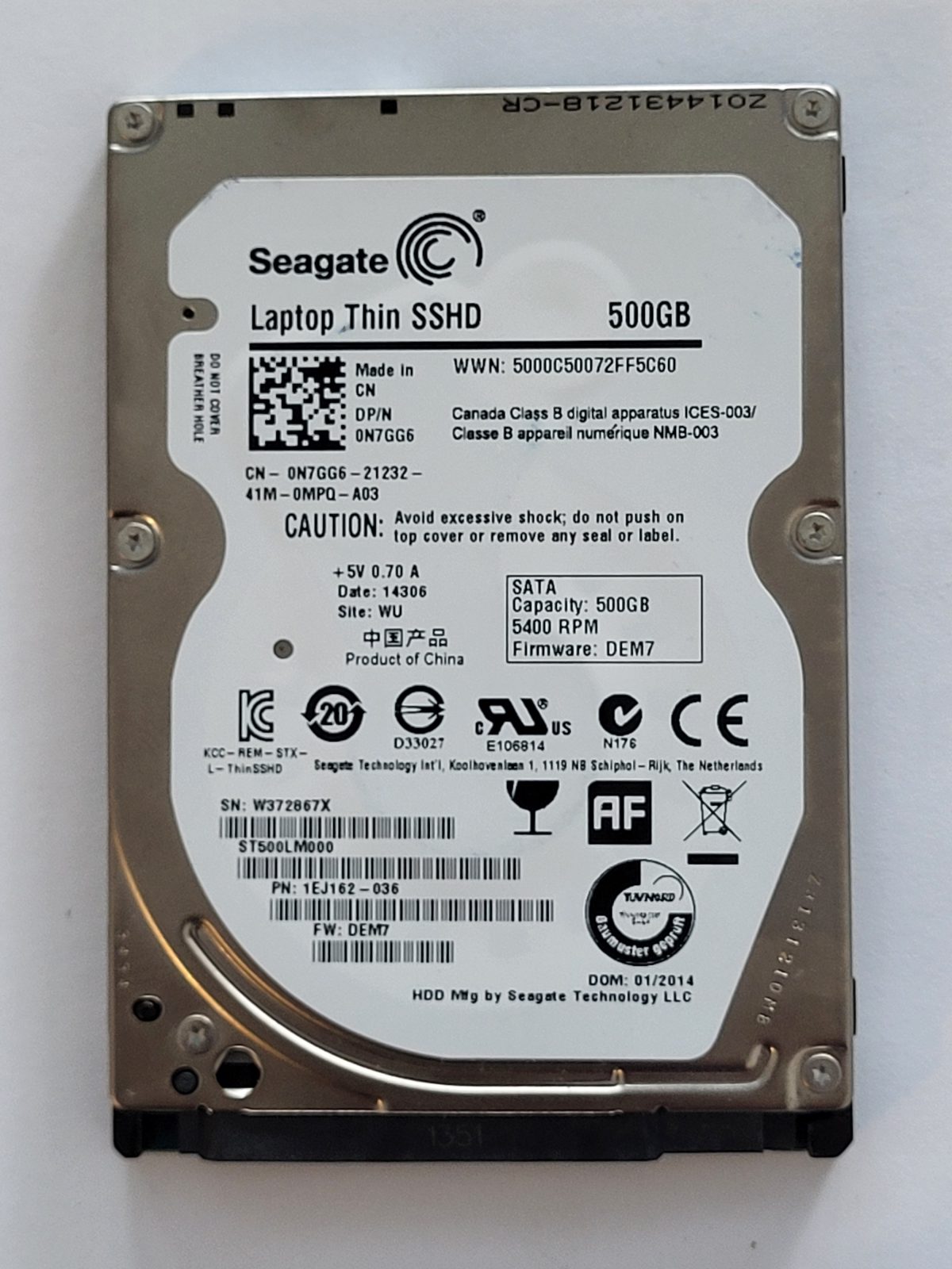 ST500LM000, PN:1EJ162-036, SN:W37, WU, FW:DEM7, 14306 | Seagate 500Go 2,5" SATA HDD STK
