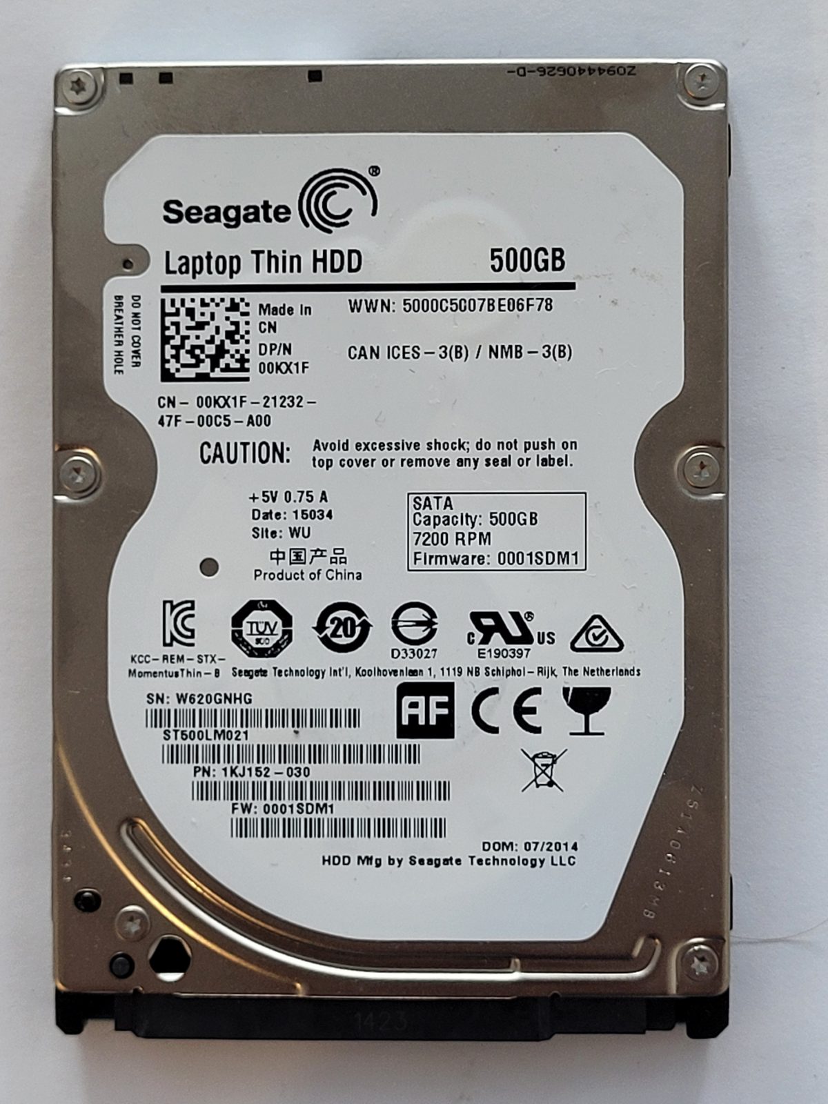 ST500LM021, PN:1KJ152-030, SN:W62, WU, FW:0001SDM1, 15034 | Seagate 500Go 2,5" SATA HDD STK