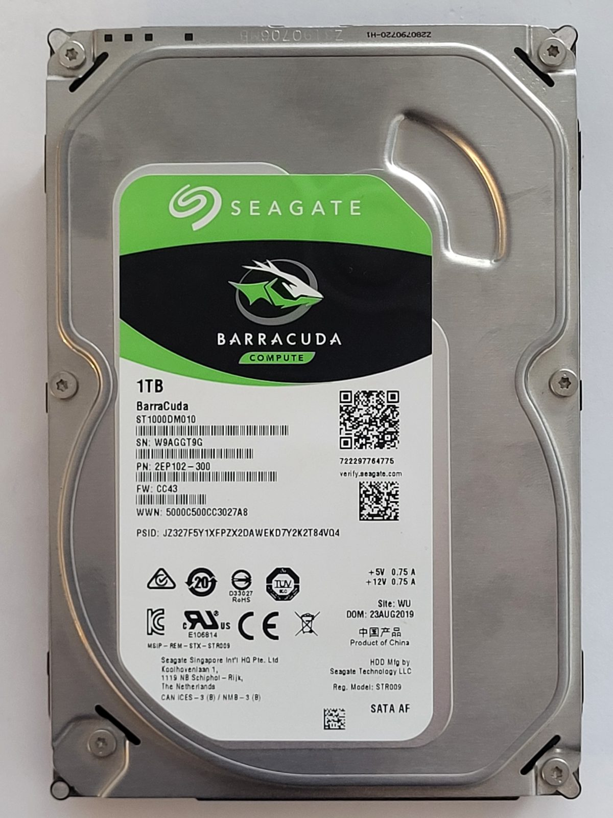 ST1000DM010, PN:2EP102-300, SN:W9A, WU, FW:CC43, 23 AUG 2019 | Seagate 1To 3,5" SATA HDD STK